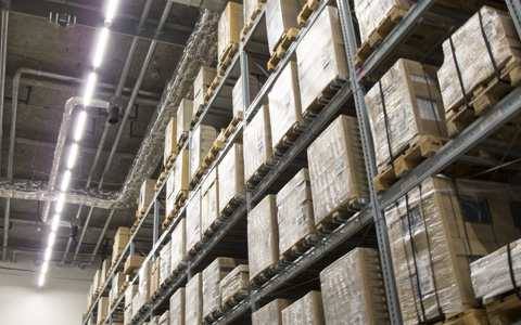 一般倉庫　一般品、書類の保管、輸送も可能です